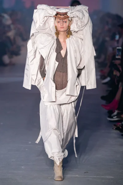 Look 12